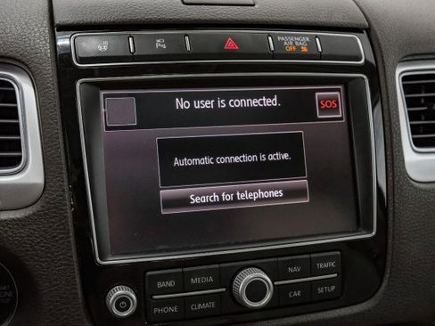 Used 2017 Volkswagen Touareg Executive AWD/4WD image 29