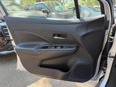 Used 2025 Nissan Versa SV FWD image 20