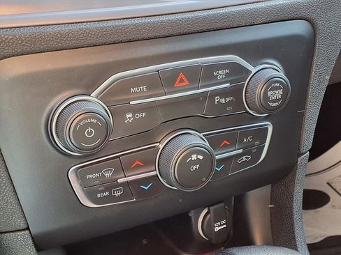 Used 2023 Dodge Charger SXT image 7
