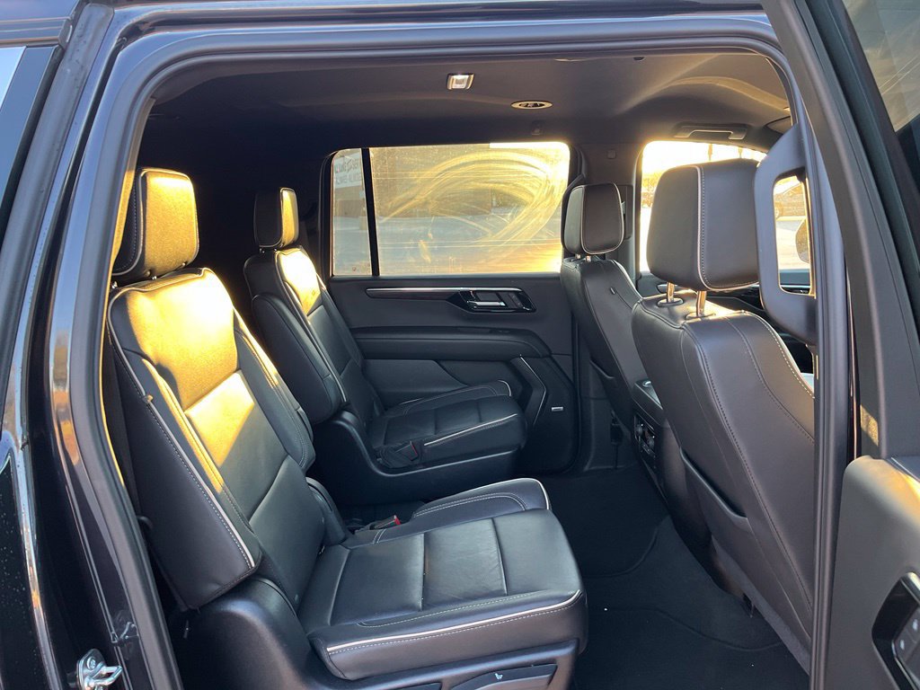 Used 2025 Chevrolet Suburban Premier AWD/4WD image 15