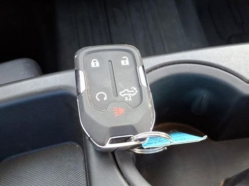 Used 2022 GMC Sierra 2500 SLE w/ SLE Value Package; image 25