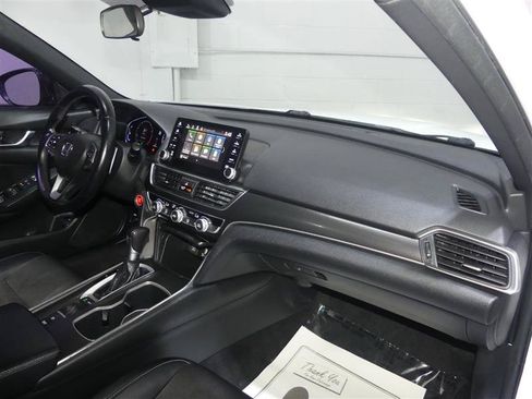 Used 2018 Honda Accord Sport image 23