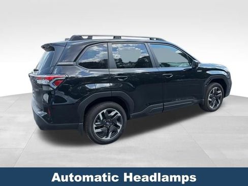 Used 2025 Subaru Forester Premium AWD/4WD image 6