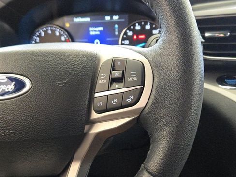 Used 2023 Ford Explorer XLT w/ Equipment Group 202A AWD/4WD image 27