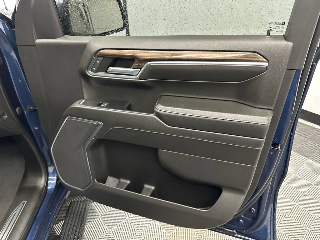 Used 2022 Chevrolet Silverado 1500 LT AWD/4WD image 15