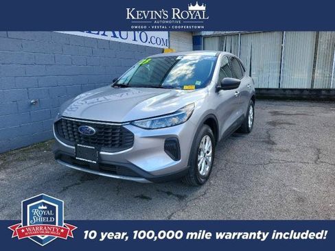Used 2023 Ford Escape Active AWD/4WD image 2