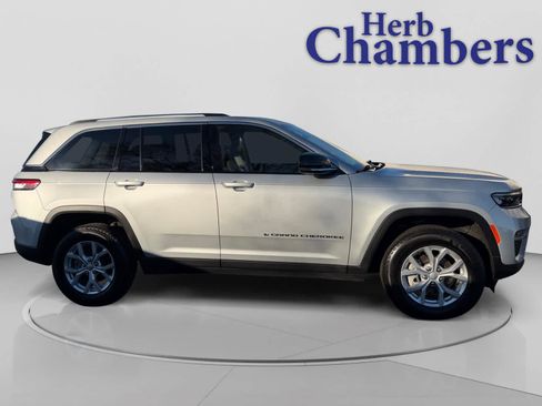 Used 2023 Jeep Grand Cherokee Limited image 5