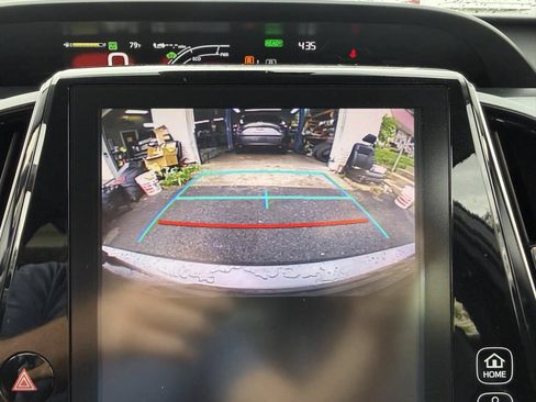 Used 2017 Toyota Prius Prime Premium FWD image 19
