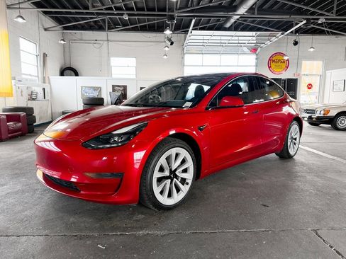 Used 2021 Tesla Model 3 Standard Range Plus image 11