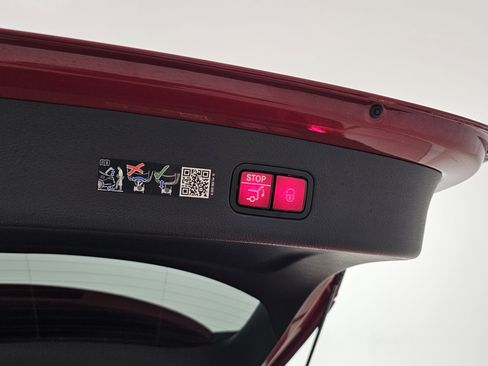 Used 2025 Mercedes-Benz GLC 300 GLC 300 image 27