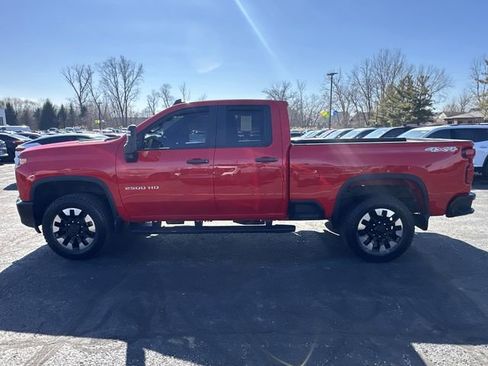 Used 2020 Chevrolet Silverado 2500 Custom w/ Custom Value Package image 5