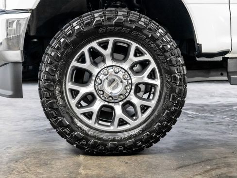 Used 2021 Ford F250 Lariat w/ Lariat Value Package image 11