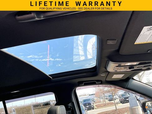 Used 2022 Chevrolet Tahoe Premier AWD/4WD image 18