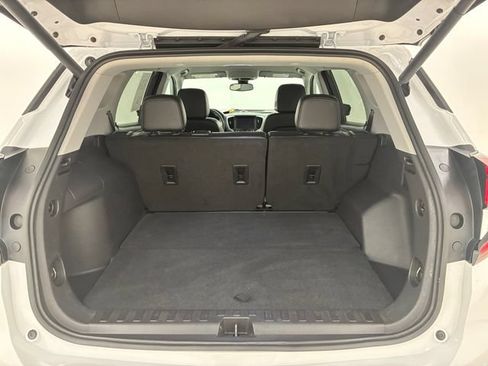 Used 2024 GMC Terrain SLT w/ Infotainment Package II AWD/4WD image 17