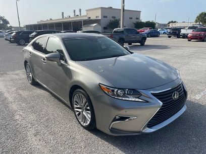 Used 2017 Lexus ES 350 w/ Ultra Luxury Package