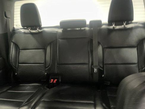 Used 2024 Chevrolet Silverado 2500 Custom w/ Custom Value Package AWD/4WD image 9