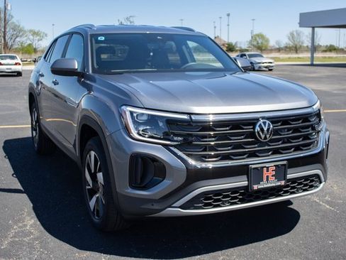 Used 2024 Volkswagen Atlas Cross Sport SE image 1