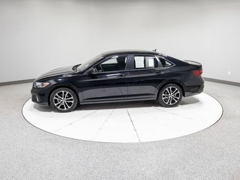 Used 2023 Volkswagen Jetta Sport image 32