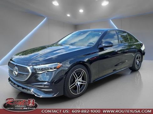 Used 2025 Mercedes-Benz E 350 4MATIC Sedan image 8