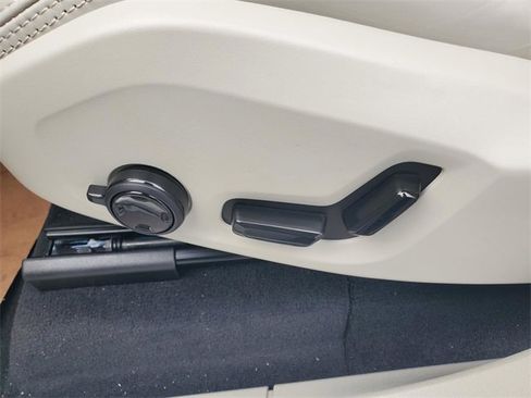 New 2026 Volvo XC90 T8 Ultra w/ Protection Package Premier image 15