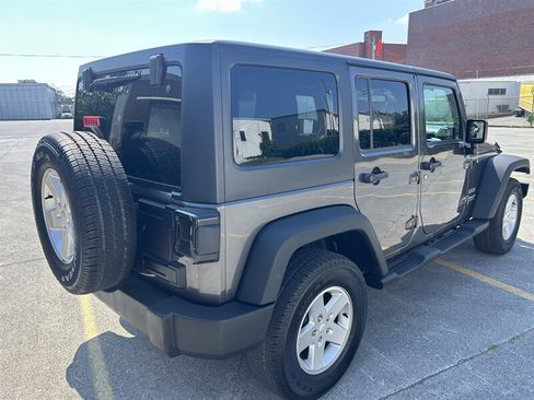 Used 2016 Jeep Wrangler Unlimited Sport w/ Quick Order Package 24S AWD/4WD image 4