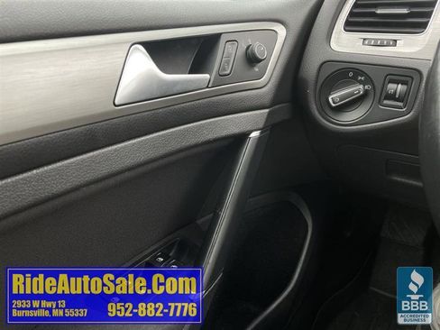 Used 2016 Volkswagen Golf S FWD image 33