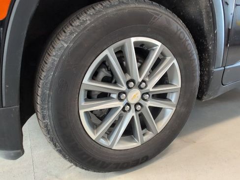 Used 2023 Chevrolet Traverse LT w/ LPO, Floor Liner Package AWD/4WD image 9