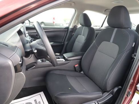 Used 2024 Nissan Sentra SV FWD image 12