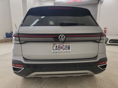 Used 2025 Volkswagen Taos SE image 8