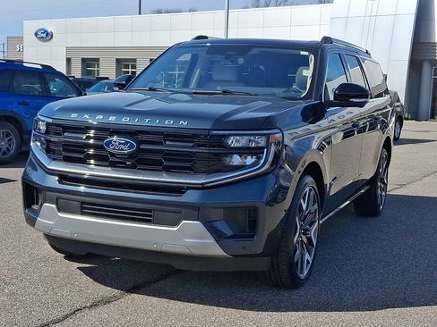 Certified 2025 Ford Expedition Max Platinum w/ Platinum Ultimate Package image 4