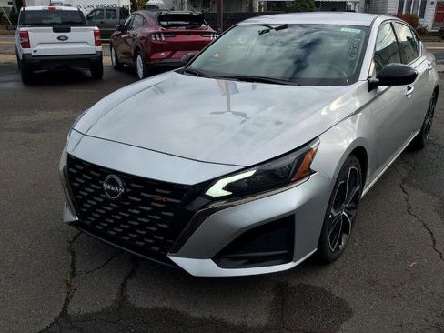 Used 2024 Nissan Altima 2.5 SR image 5