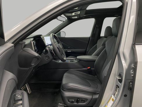 Certified 2026 Lexus TX 500h AWD w/ Technology Package image 29