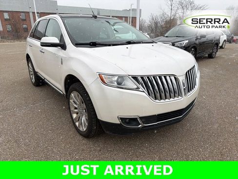 Used 2015 Lincoln MKX AWD w/ Equipment Group 102A image 2