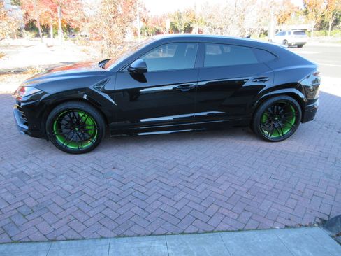 Used 2022 Lamborghini Urus image 7