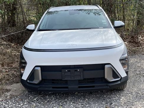 Used 2025 Hyundai Kona SEL image 2
