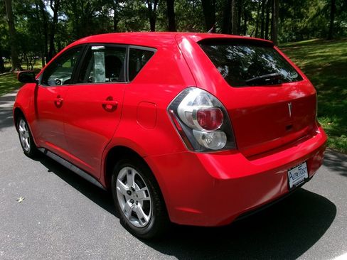 Used 2009 Pontiac Vibe w/ Preferred Package FWD image 7