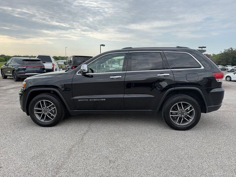Certified 2020 Jeep Grand Cherokee Limited w/ Luxury Group II AWD/4WD image 8
