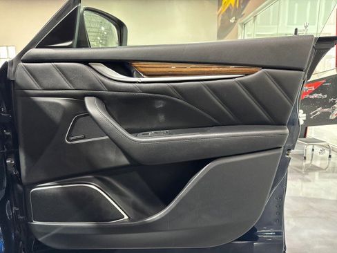 Used 2021 Maserati Levante GranLusso image 57