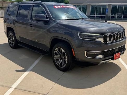 Used 2022 Jeep Wagoneer Series III AWD/4WD image 7