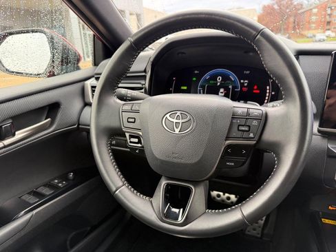 Certified 2025 Toyota Camry SE image 13