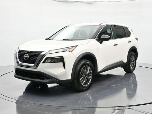 Used 2021 Nissan Rogue S image 1
