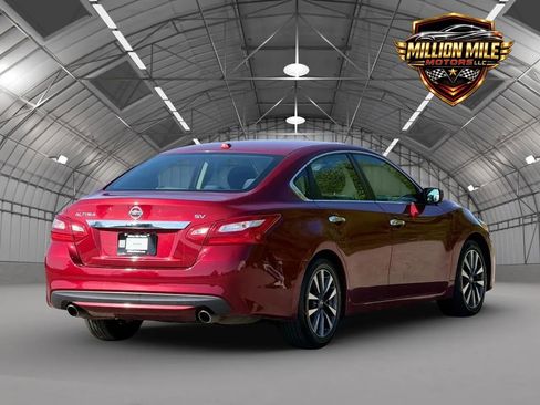 Used 2017 Nissan Altima 2.5 SV FWD image 9