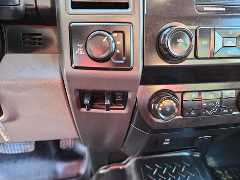 Used 2020 Ford F250 XL w/ STX Appearance Package AWD/4WD image 24