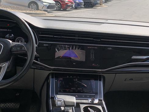 Used 2022 Audi Q7 Premium image 23