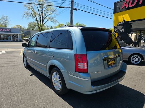 Used 2008 Chrysler Town & Country Limited w/ Trailer Tow Group FWD image 30