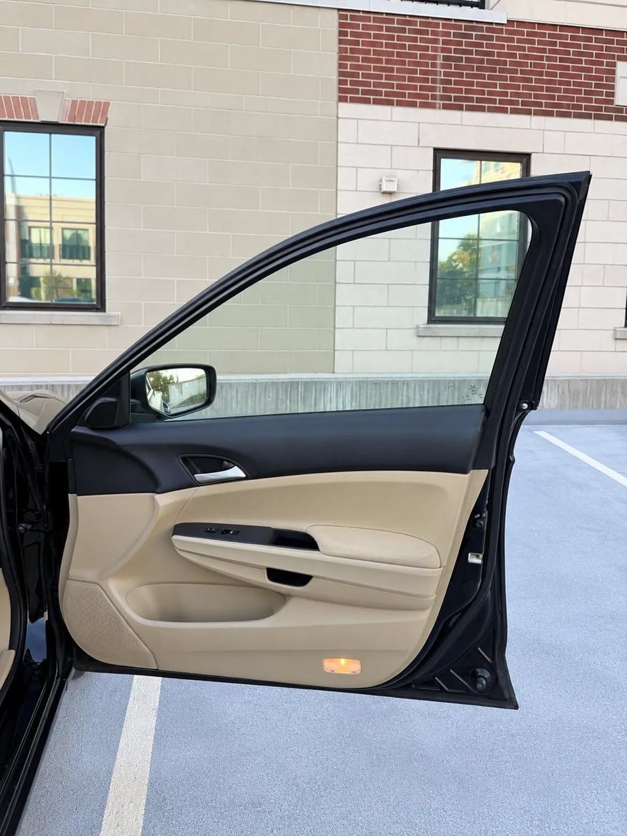 Used 2011 Honda Accord SE image 14