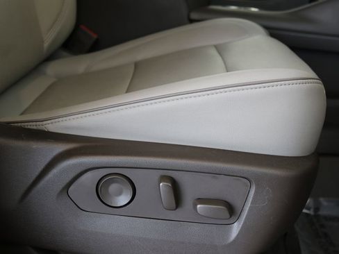 Used 2021 GMC Yukon XL SLT w/ SLT Premium Package image 45