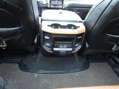 Used 2019 RAM 1500 Limited AWD/4WD image 17
