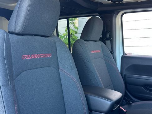 Used 2026 Jeep Wrangler Unlimited Rubicon AWD/4WD image 32
