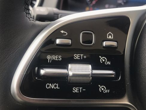 Used 2023 Mercedes-Benz GLB 250 image 23
